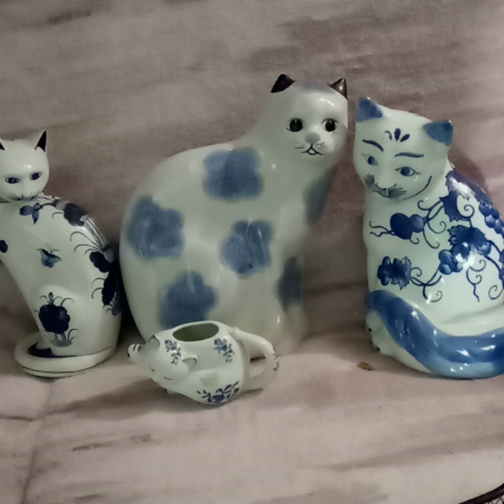 Porcelain cats